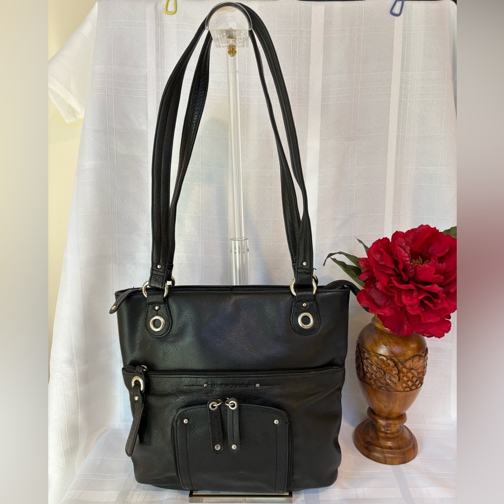Stone Mountain Accessories Black Leather Shoulder Tote Bag